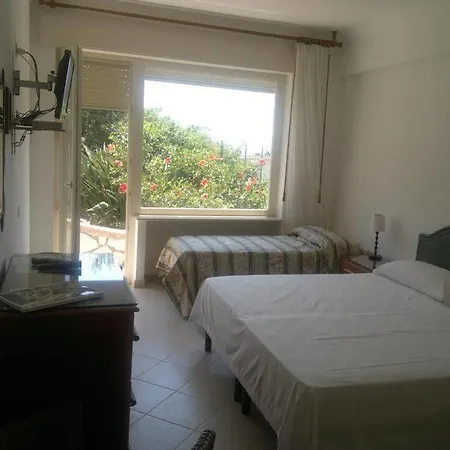 4 Stagioni Hotel *
